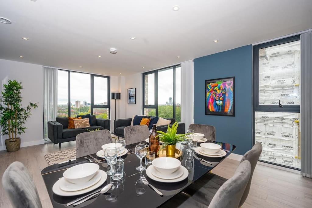 Stunning Brand New 3 Bed By Valore Services Manchester
