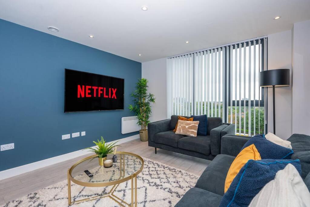Stunning Brand New 3 Bed By Valore Services Apartment Manchester